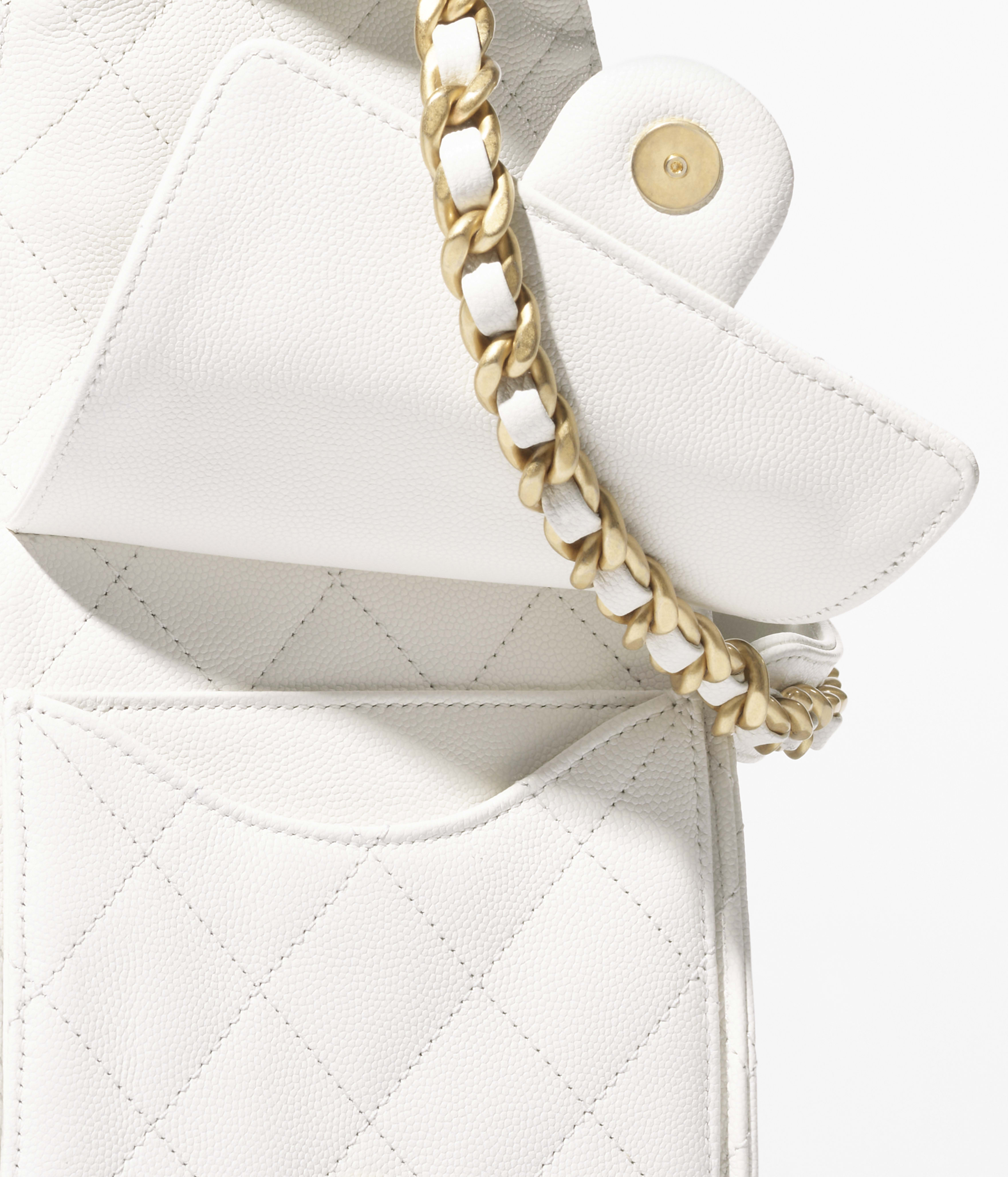 Borsa CHANEL 25 piccola - Bianco - Pelle martellata & metallo effetto dorato - vista artistica 3